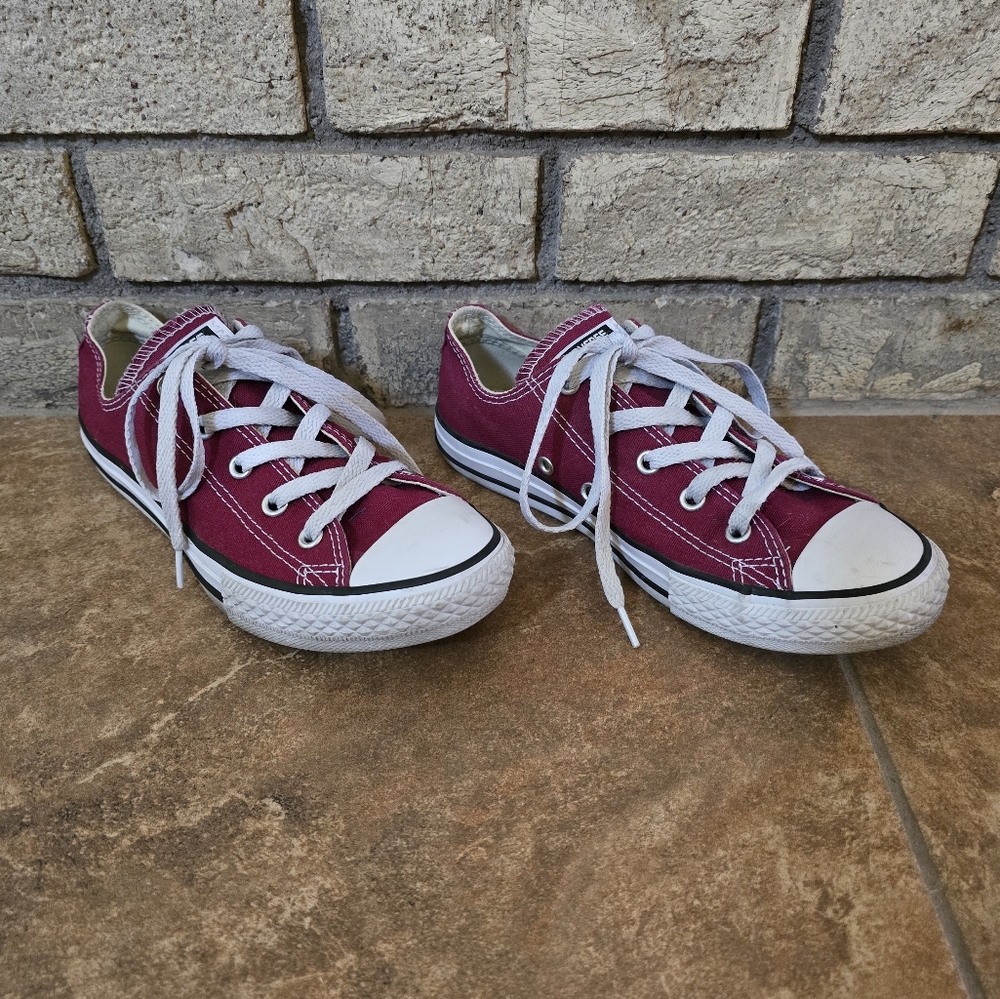 Burgundy | CONVERSE | Classic Sneaks